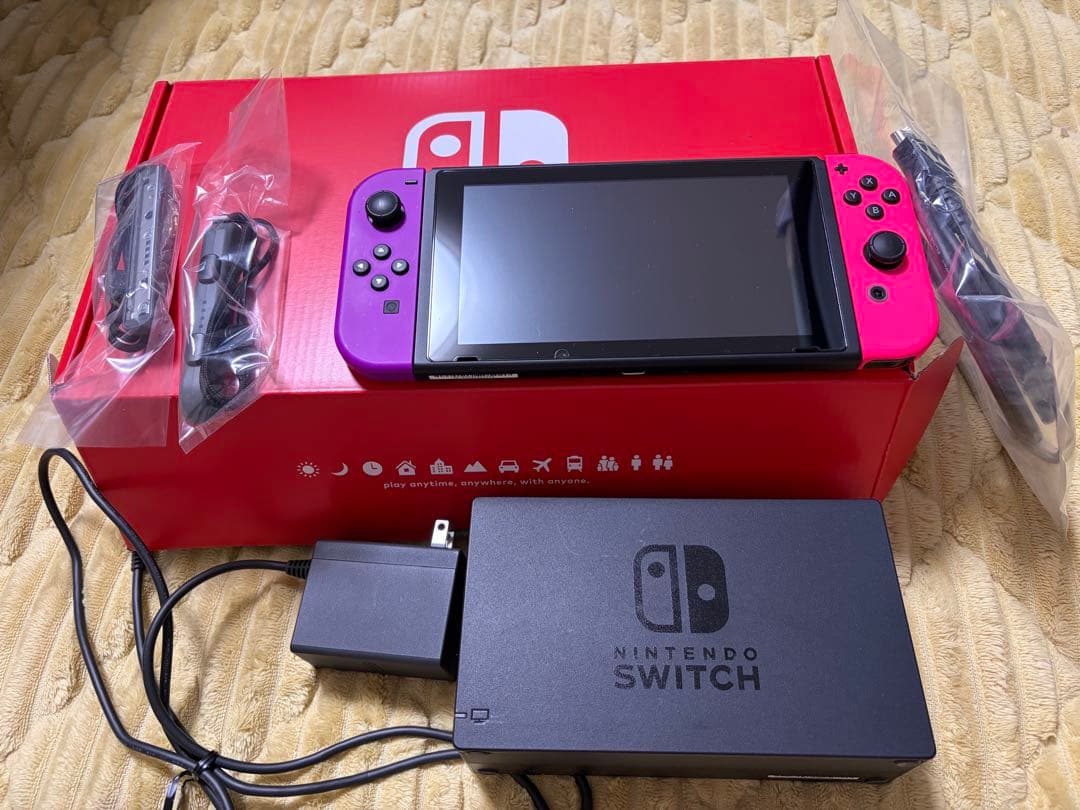 ほぼ未使用　Nintendo Switch ピンク・パープル 本体