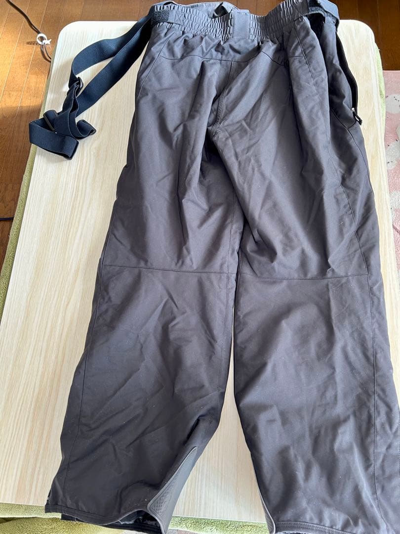 試着のみ　DESCENTE ブラック スキーウェア