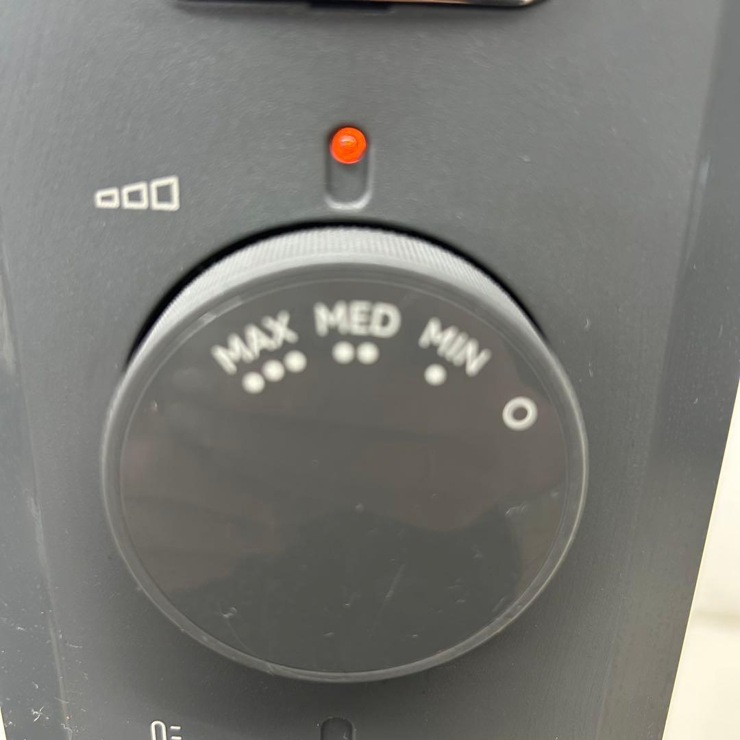 デロンギ　VertiCaldo オイルヒーター　RHJ21F0812-GY