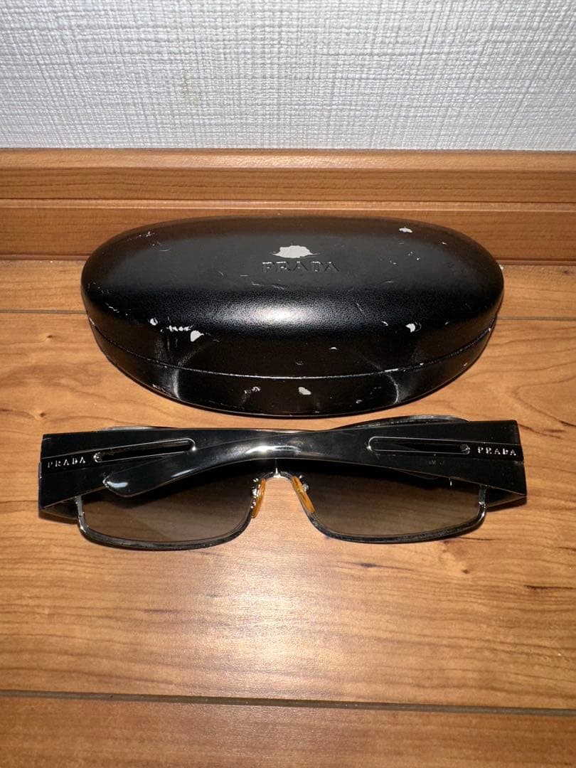 PRADA ブラック サングラス ケース付き