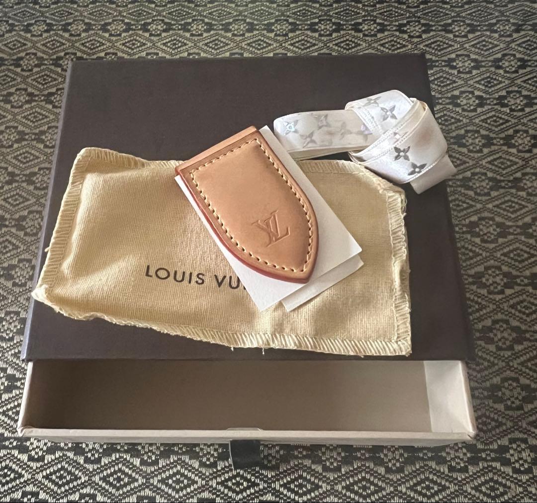 LOUIS VUITTON マネークリップ Cuir de vachette