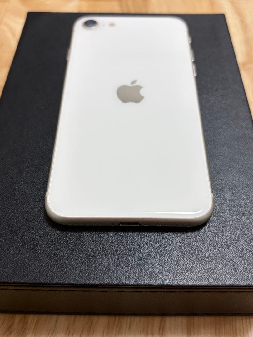 超美品　傷なし　iPhone SE 第三世代　⑤