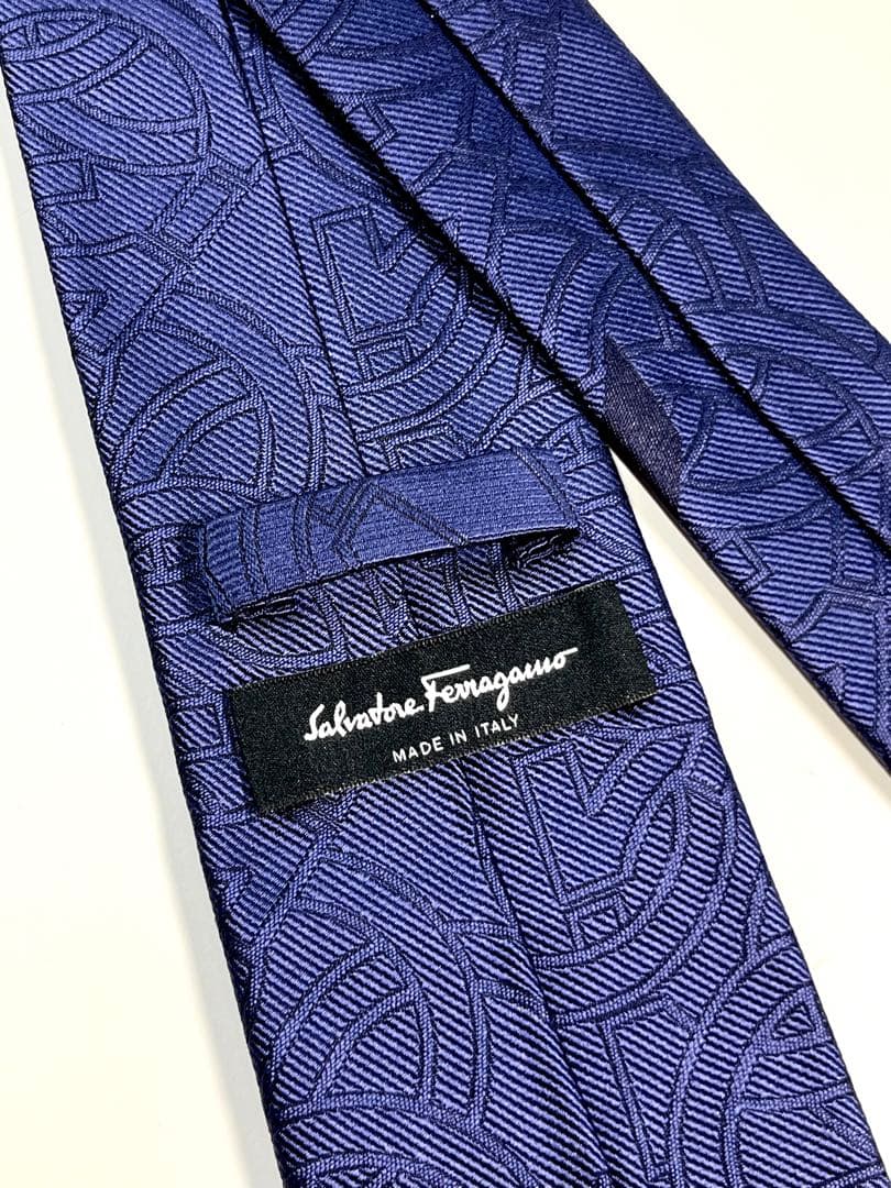 ✨極美品✨ Salvatore Ferragamo フェラガモ　ネクタイ　レア
