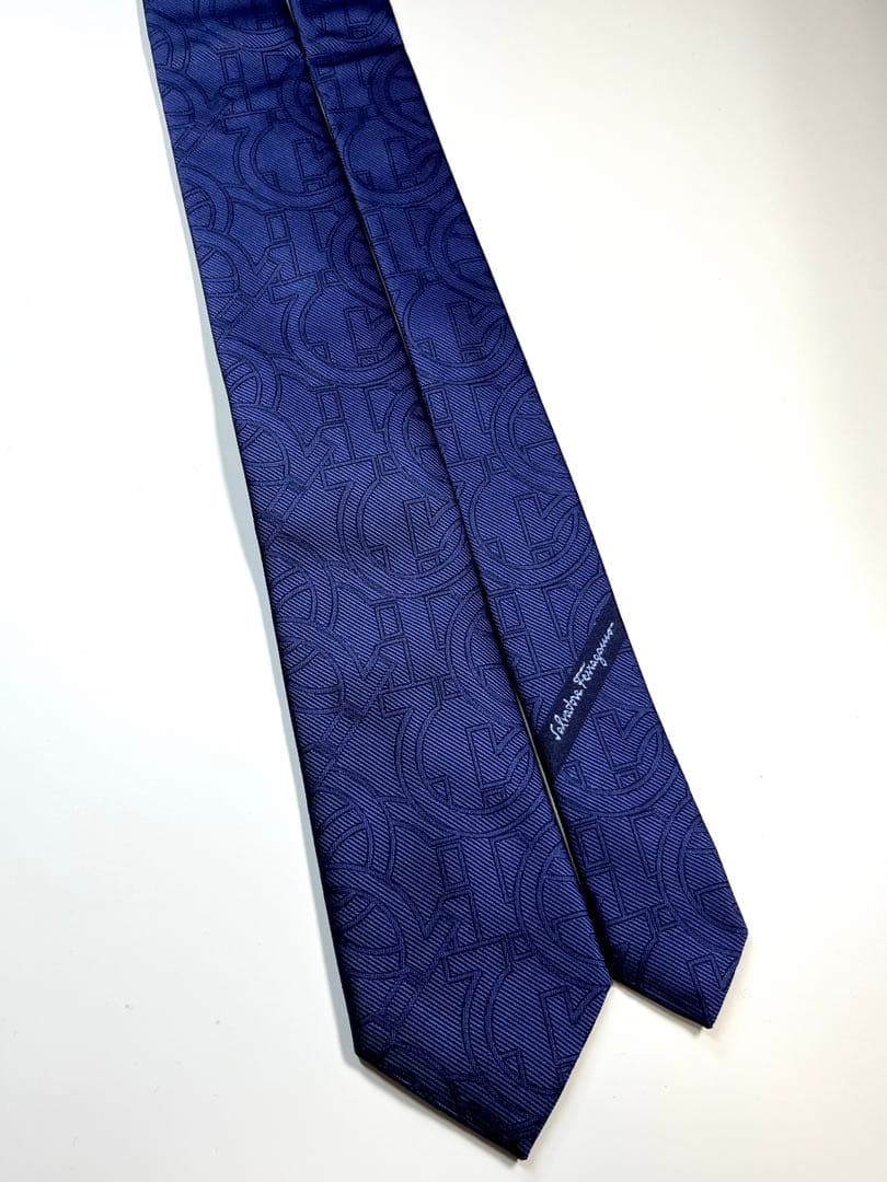 ✨極美品✨ Salvatore Ferragamo フェラガモ　ネクタイ　レア