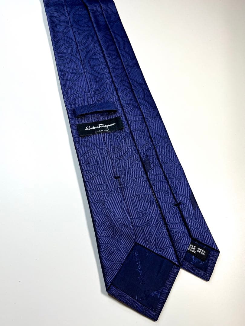 ✨極美品✨ Salvatore Ferragamo フェラガモ　ネクタイ　レア