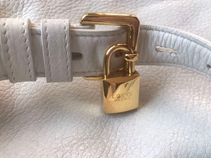 ふみ⭐︎ロエベ　マドリード　ショルダーバッグ　白