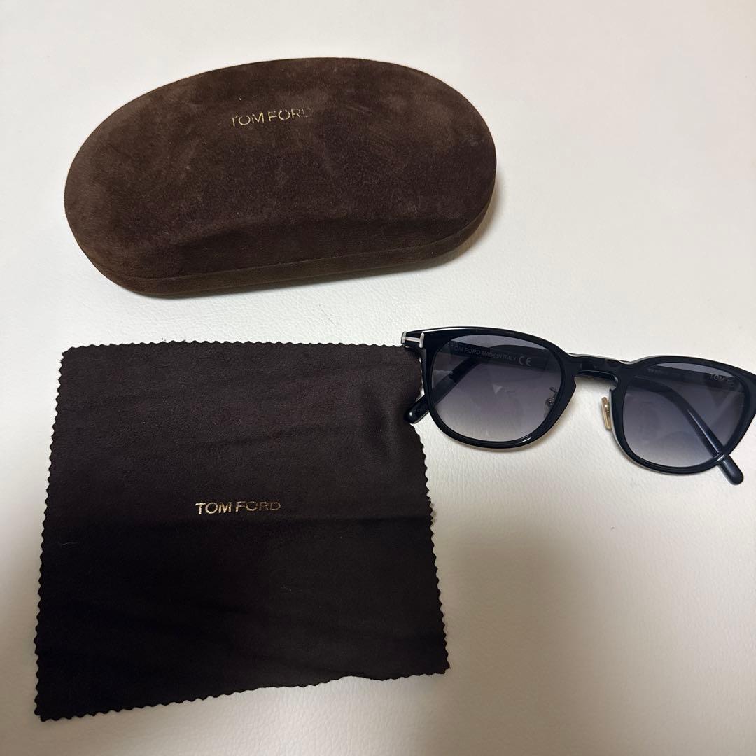 ジ*ズ様 TOM FORD トムフォード サングラス TF876-Dアジアンフィ