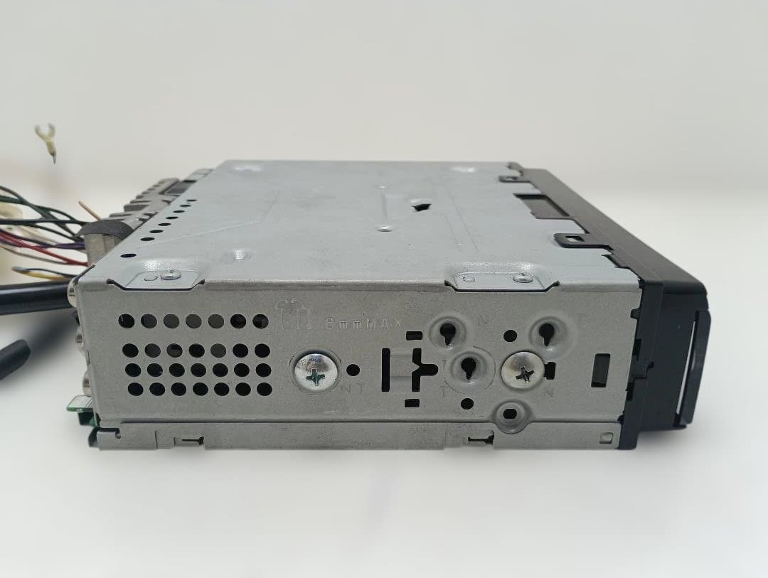 カロッツェリア　CD/BT/USB/AUX搭載1DINデッキ　DEH-7100