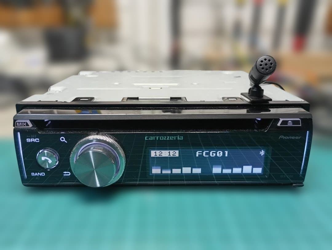 カロッツェリア　CD/BT/USB/AUX搭載1DINデッキ　DEH-7100