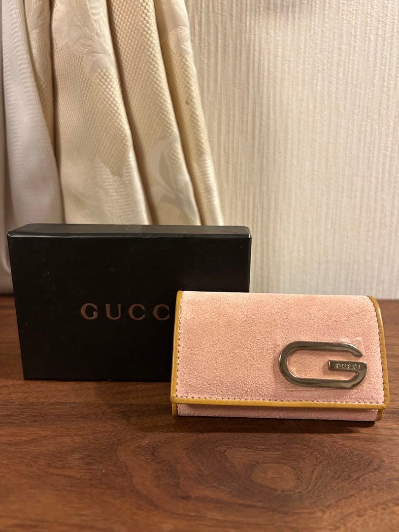GUCCI スエード キーケース ピンク 箱付き