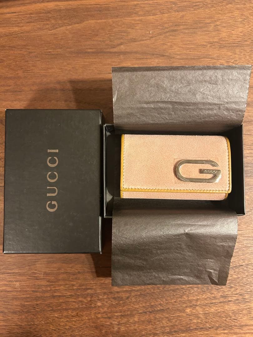 GUCCI スエード キーケース ピンク 箱付き