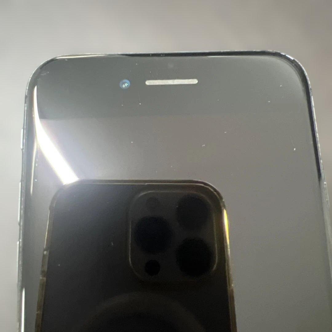 【ひび割れ】iphone8 64GB SIMフリー　バッテリー77%