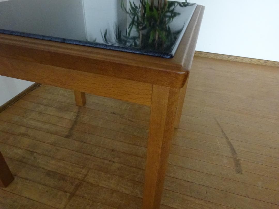 karimoku/カリモク　樹脂天板　サイドテーブル　ナイトテーブル　花台