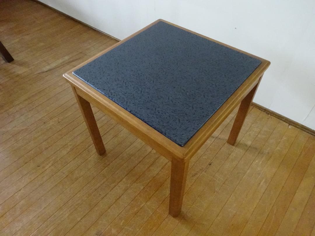 karimoku/カリモク　樹脂天板　サイドテーブル　ナイトテーブル　花台