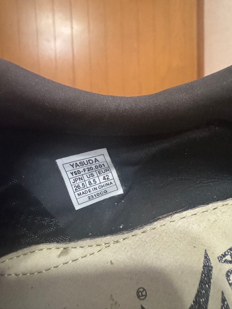 【超お買い得 】YASUDA サッカーシューズ ブラック/ホワイト　早いもの勝ち