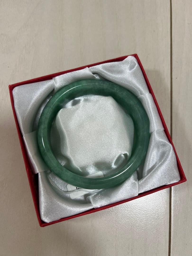 鑑定書付き未使用天然ヒスイ翡翠緑色バングルブレスレットジェダイトミャンマー