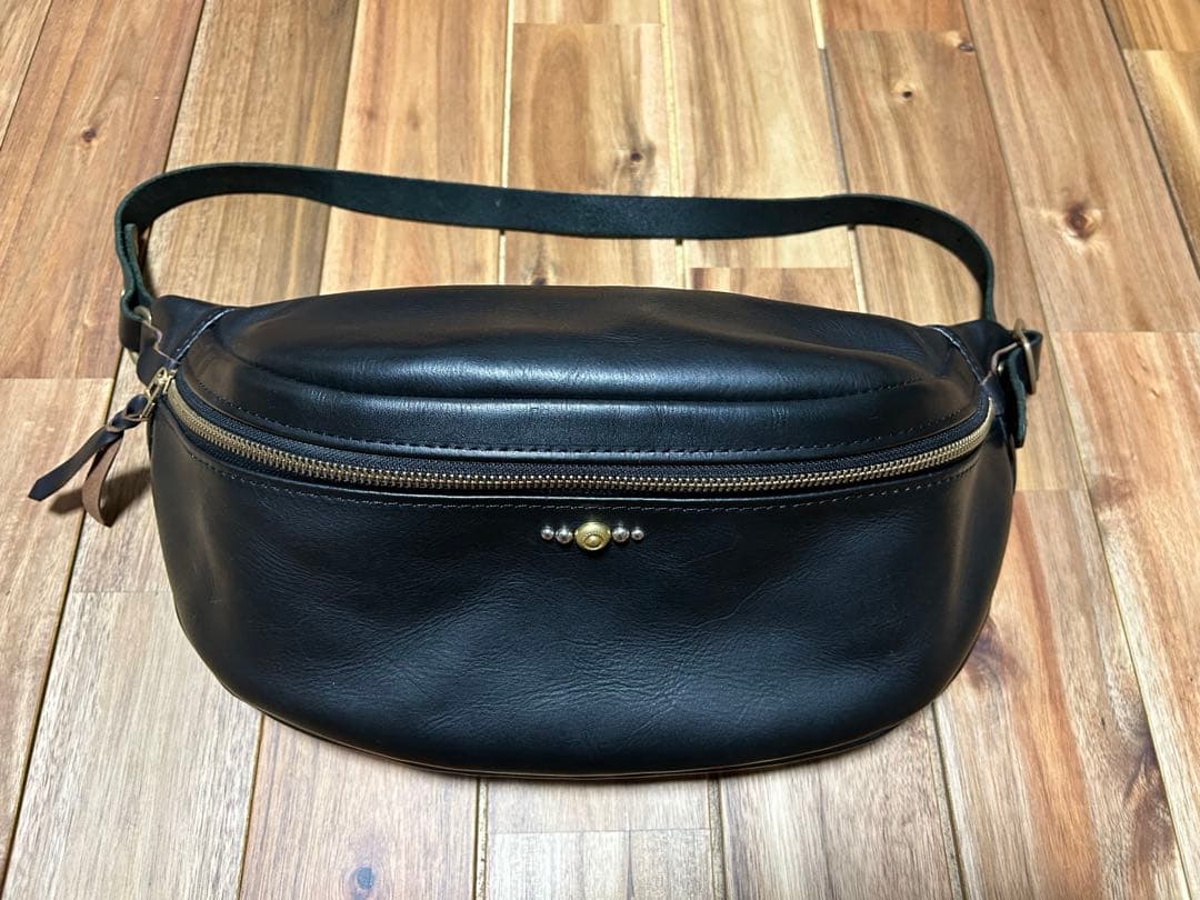 モーターロック　レザーショルダーバッグ