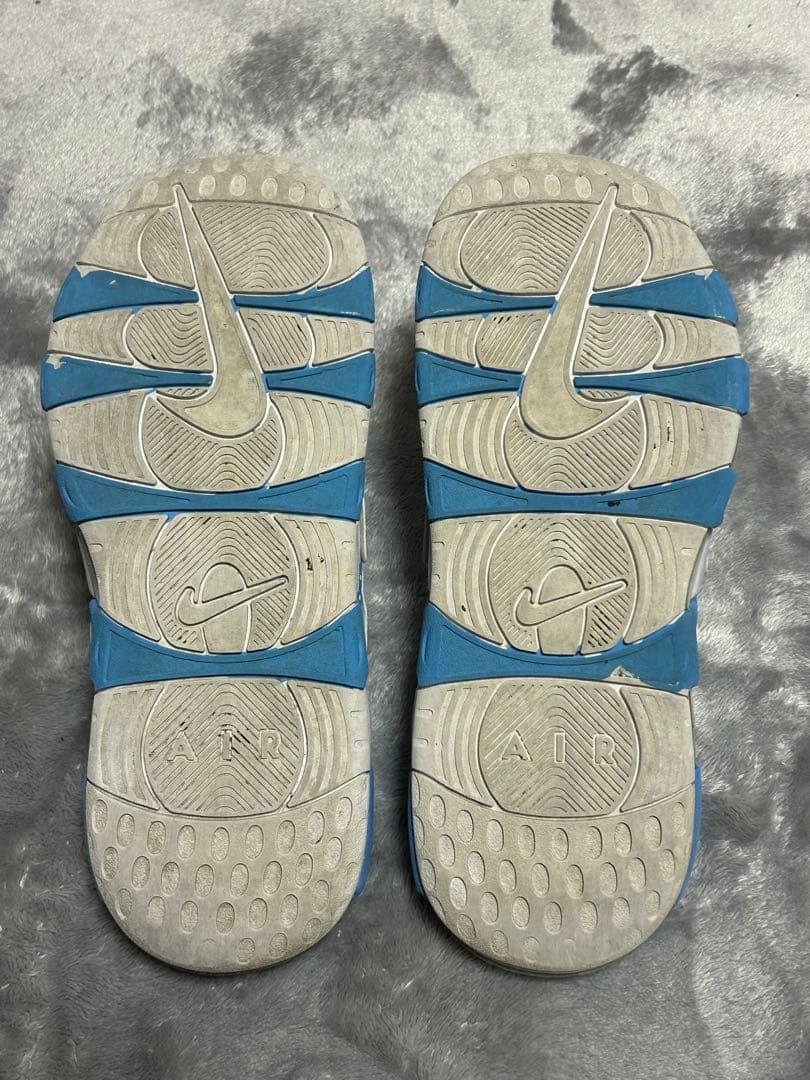 NIKE エアモアアップテンポ スライド 青×白27cm