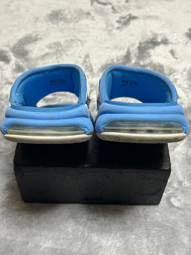 NIKE エアモアアップテンポ スライド 青×白27cm