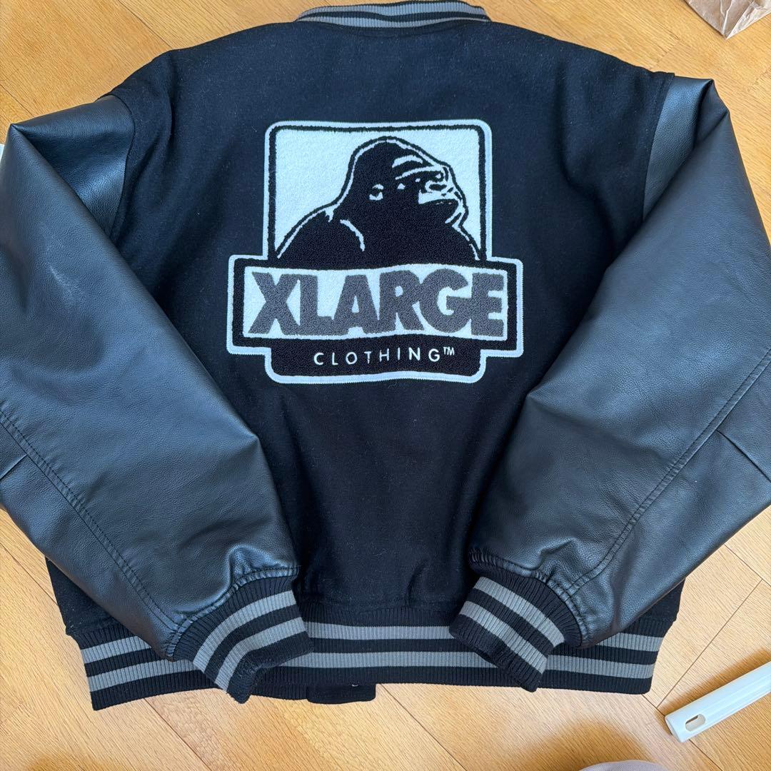 X-LARGE スタジャン　レザー　ブラック　ゴリラ刺繍　エクストララージ