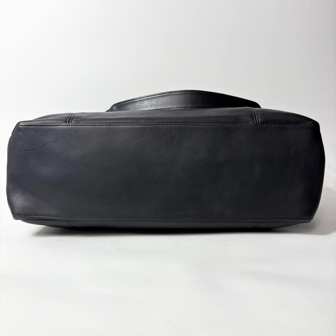 オールドコーチ　大容量　肩掛け可能　A4可能　ネイビー　ビジネストートバッグ.