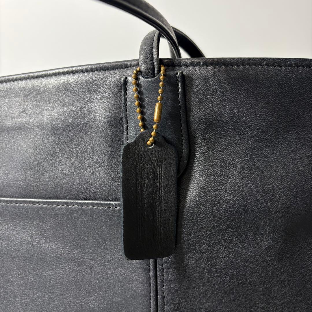 オールドコーチ　大容量　肩掛け可能　A4可能　ネイビー　ビジネストートバッグ.