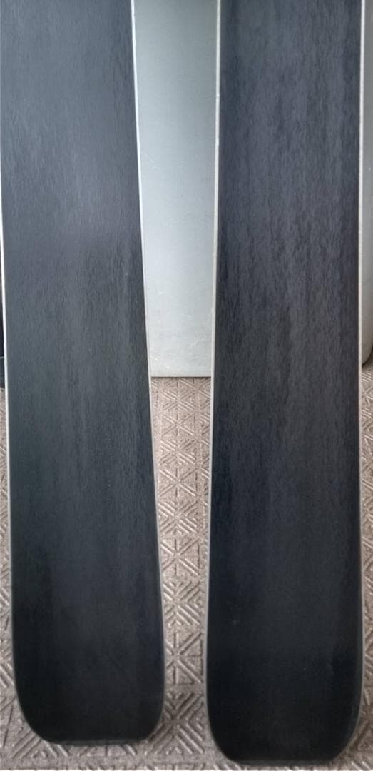 アトミック ATOMIC スキー板　157cm 調整ビンディング付き 中古品
