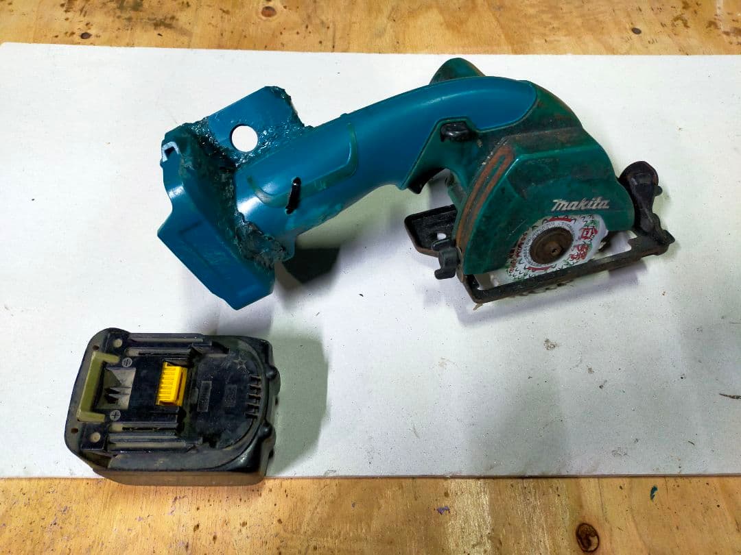 マキタ　HS300D 85mm充電式マルノコ　14.4v仕様