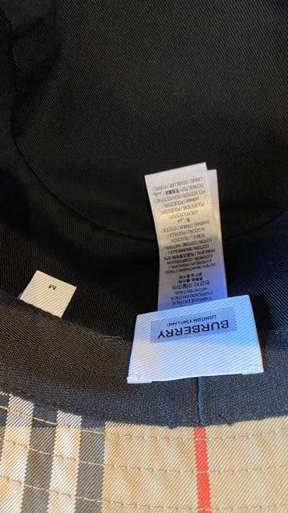 Burberryベージュチェックバケットハット