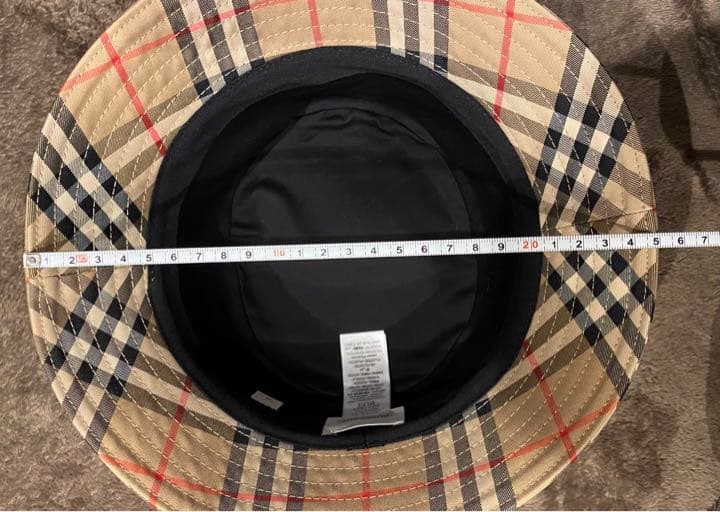 Burberryベージュチェックバケットハット