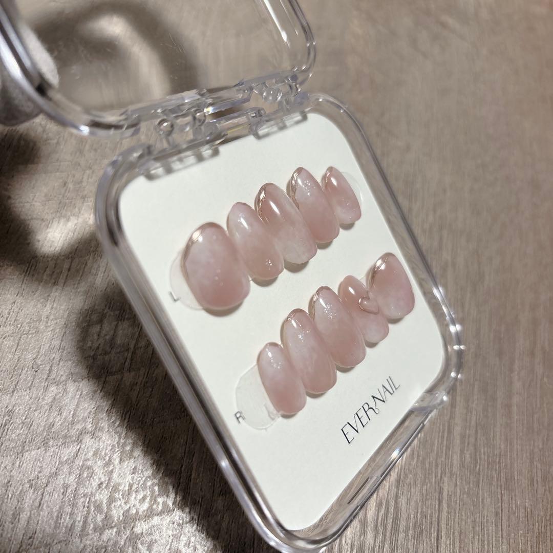 evernail エバーネイル　バレンタイン　限定ネイル