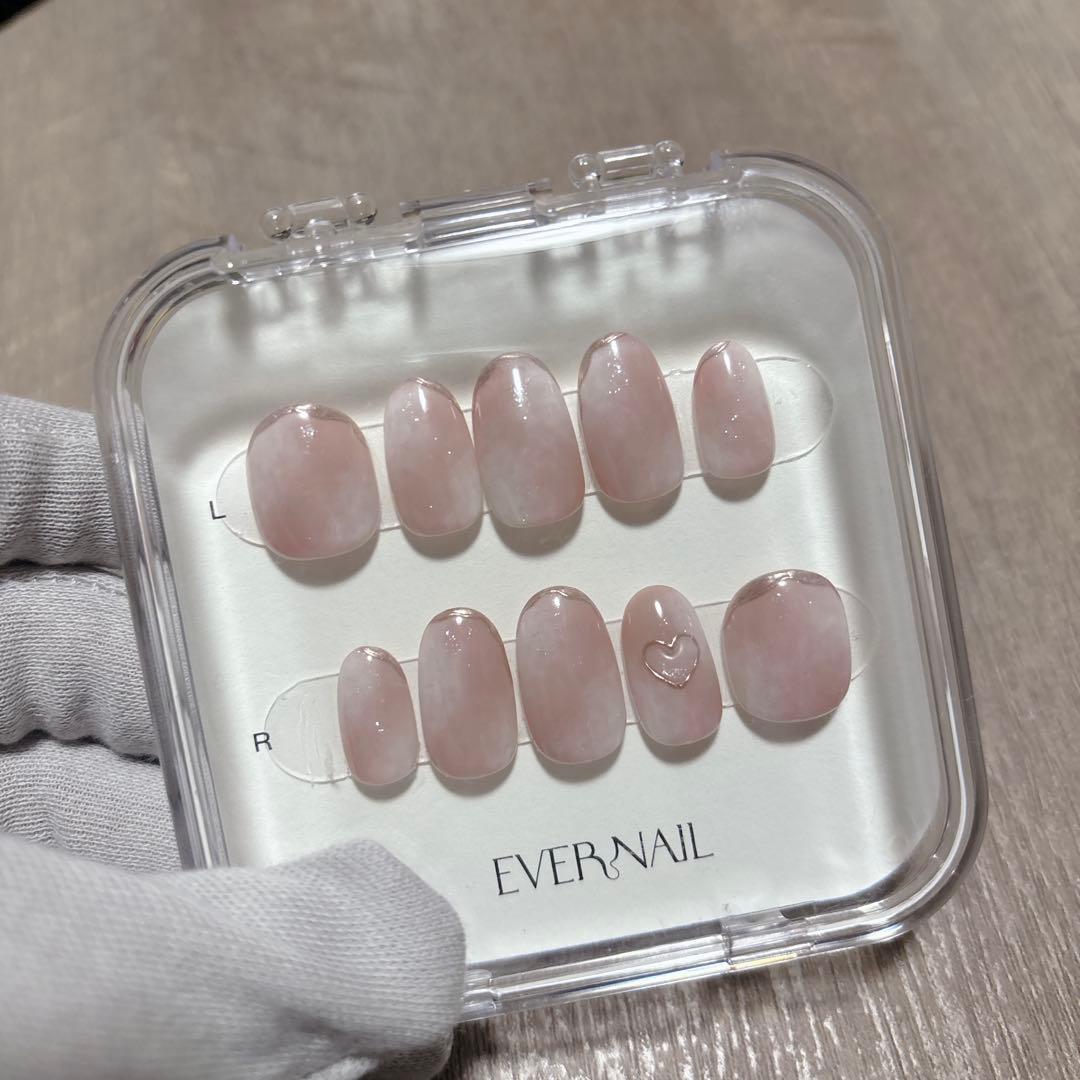 evernail エバーネイル　バレンタイン　限定ネイル