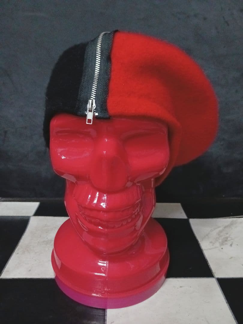 ロカビリーパンクロックアシンメトリーZIPベレー赤×黒