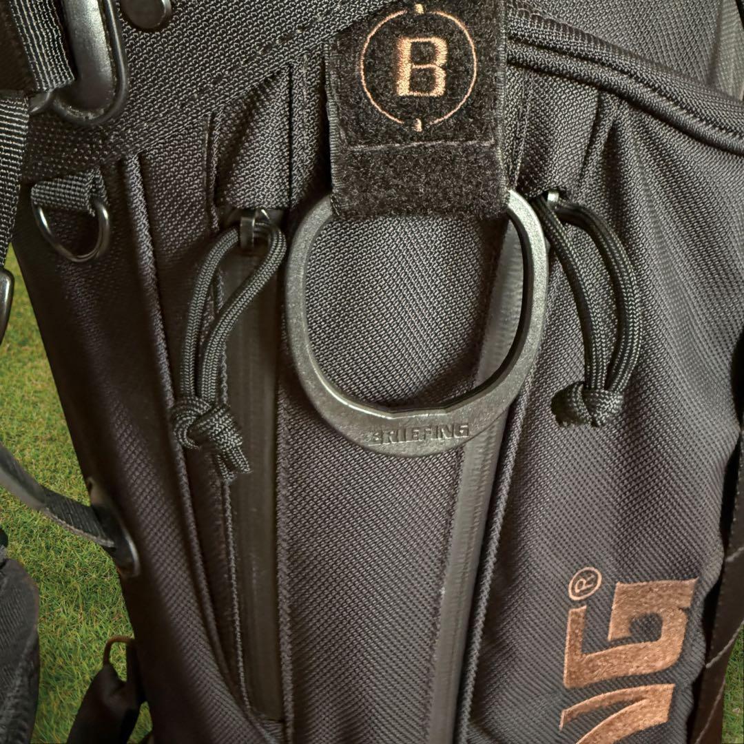 表参道ヒルズ限定モデル　ブリーフィング　キャディバッグ　黒　CR-4 カーボン