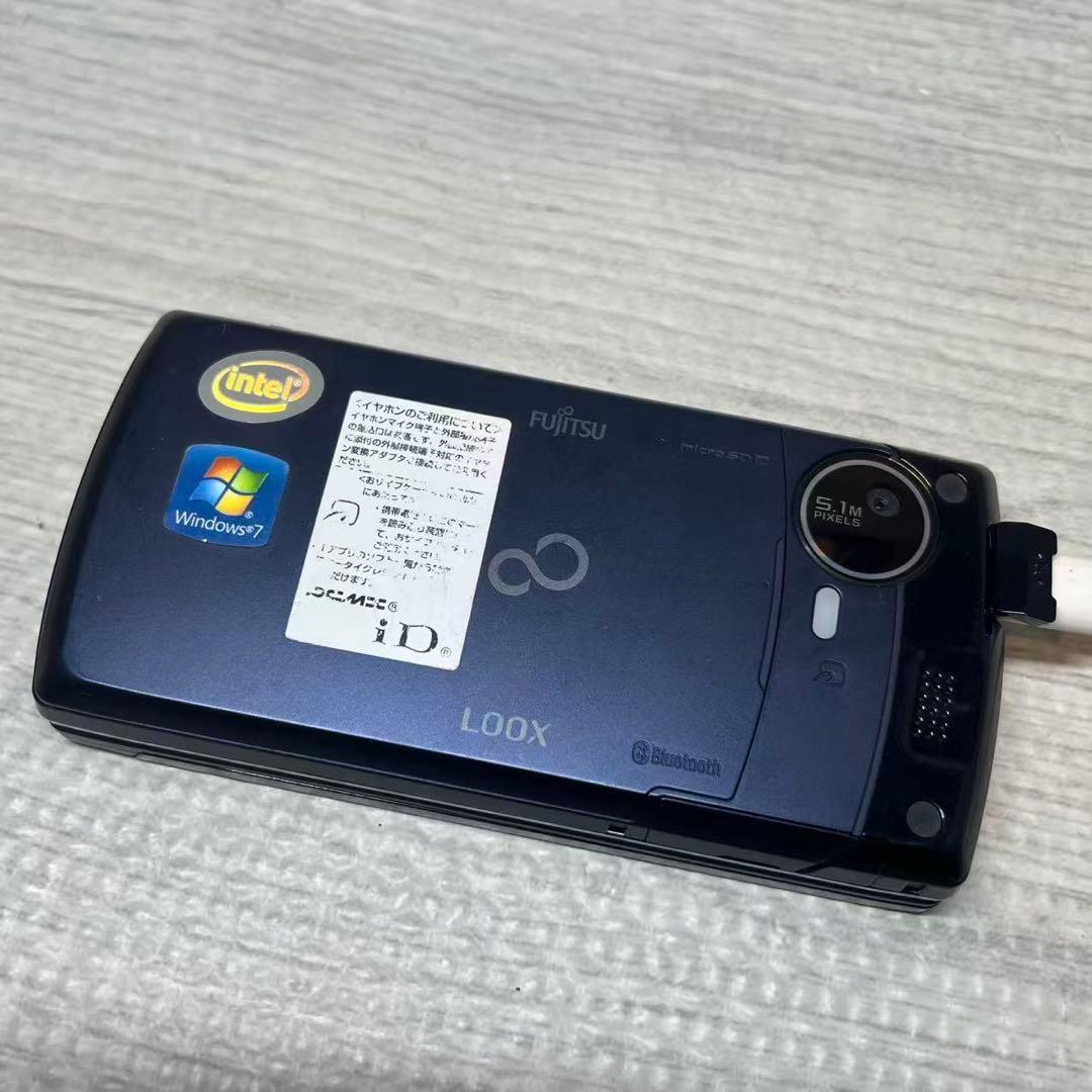 NTT docomo F-07C Windows 7搭載 QWERTYキーボード