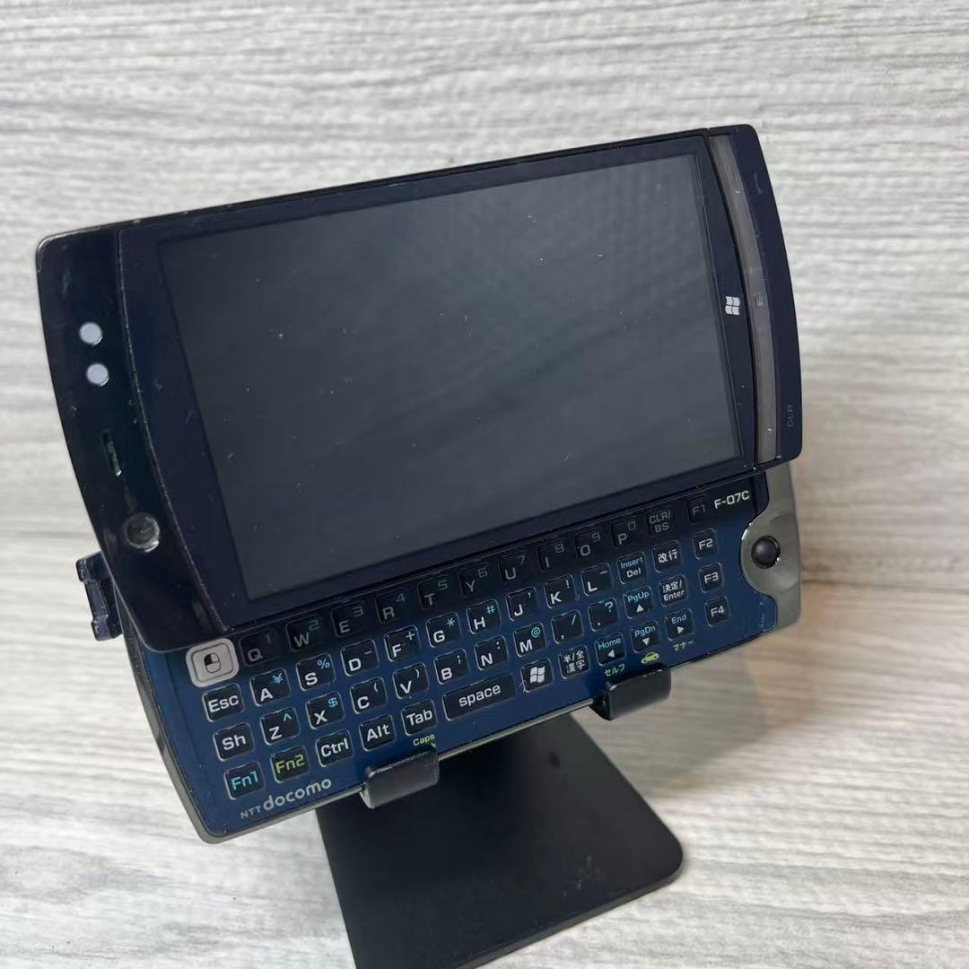 NTT docomo F-07C Windows 7搭載 QWERTYキーボード