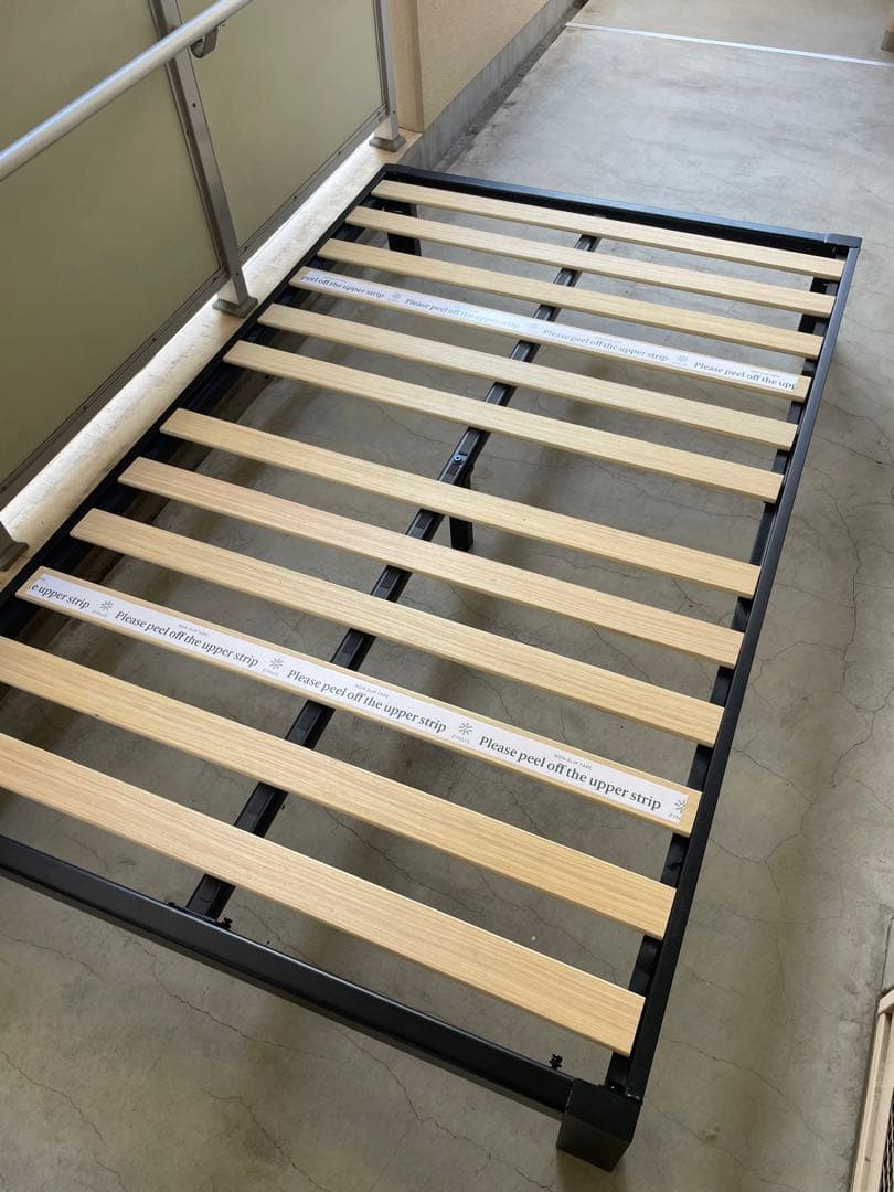 【引取限定】ジヌス　ZINUS セミダブルベッドフレーム　葛飾区