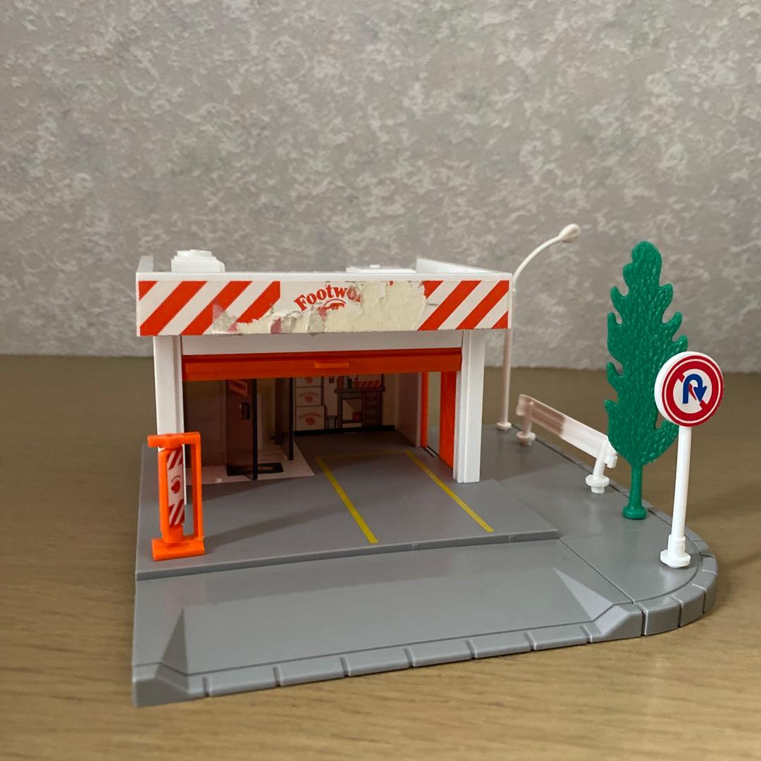 【レトロ】トミカタウン＆つながる道路セット売り　収納ケース・箱・おまけ付き