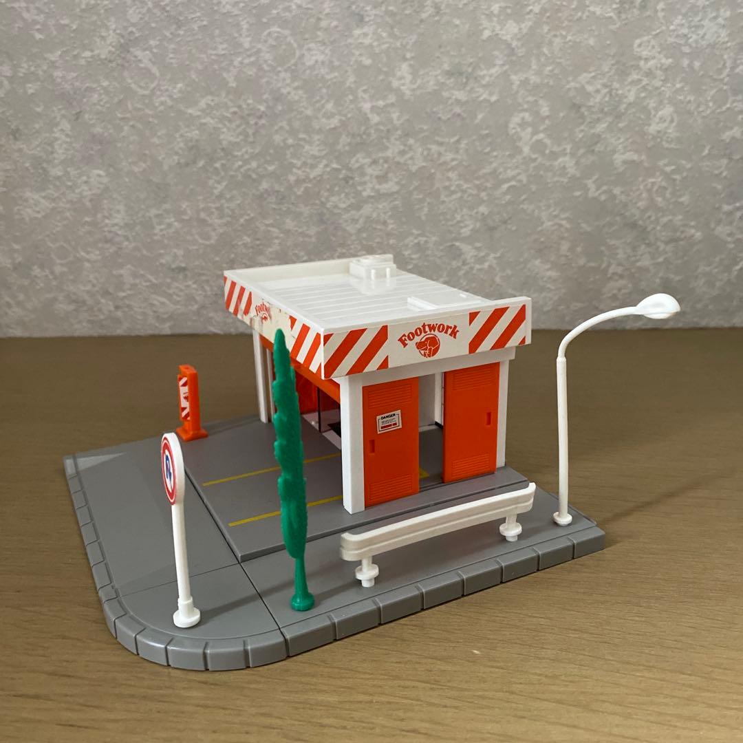 【レトロ】トミカタウン＆つながる道路セット売り　収納ケース・箱・おまけ付き