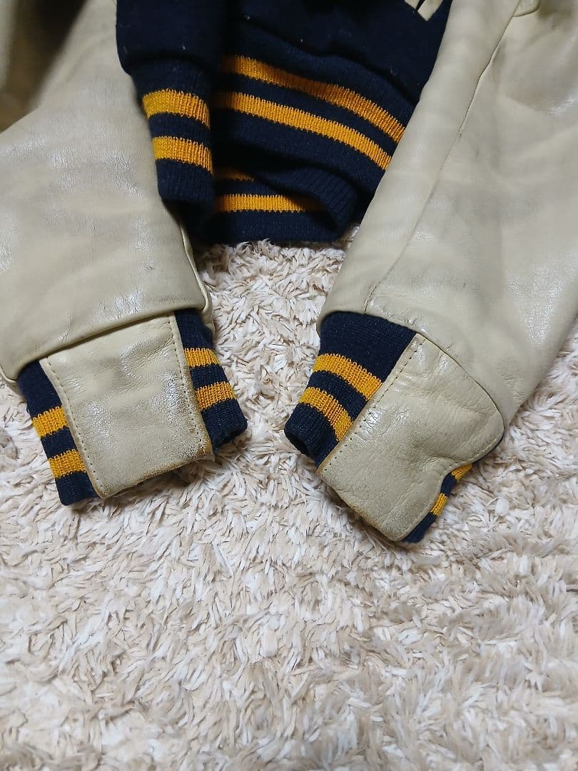 USA製　ビンテージ　ゴールデンベア　袖レザー　スタジャン