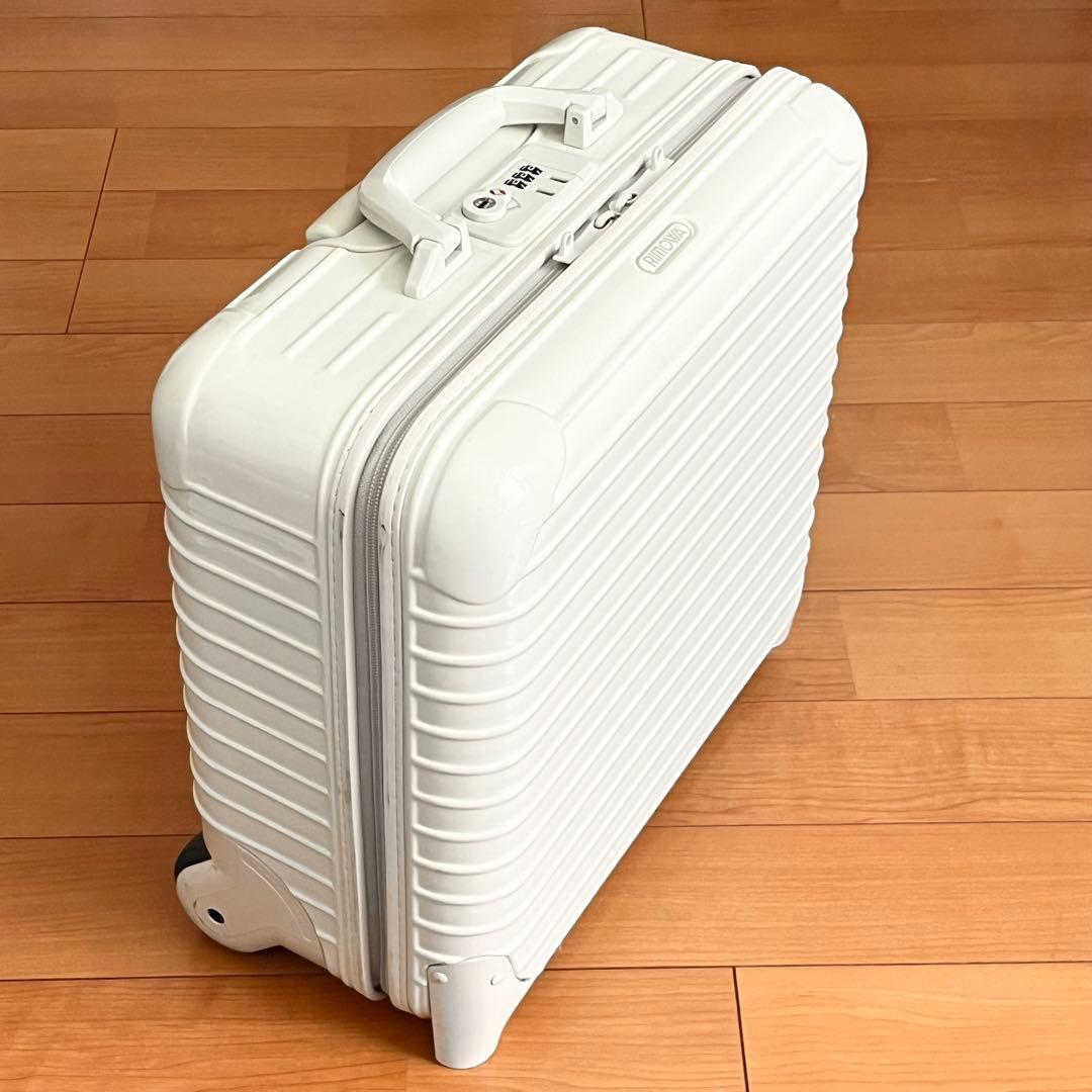 Narumiです！RIMOWA リモワ　アローズ　キャリーケース　23L