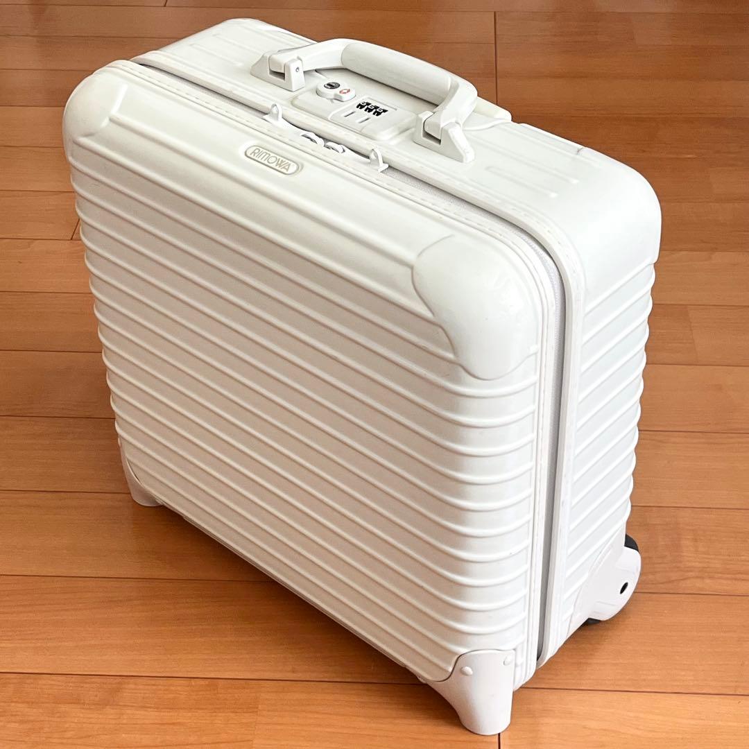 Narumiです！RIMOWA リモワ　アローズ　キャリーケース　23L