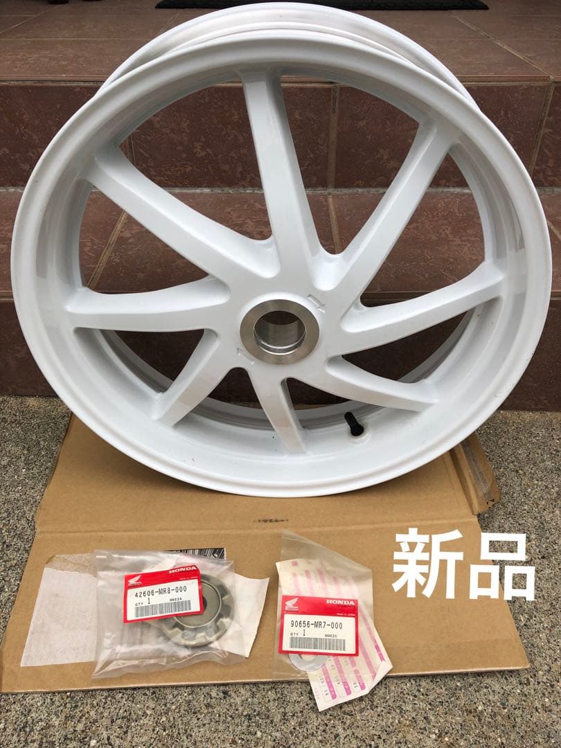 新品 NSR250R MC28 リアホイール 新品　純正スペンサー ワッシャー付