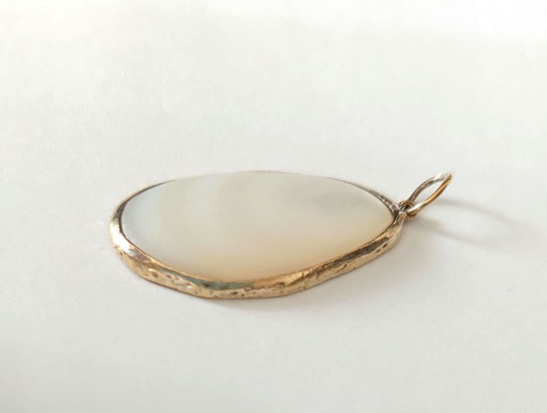 agete 白蝶貝 ゴールド チャーム