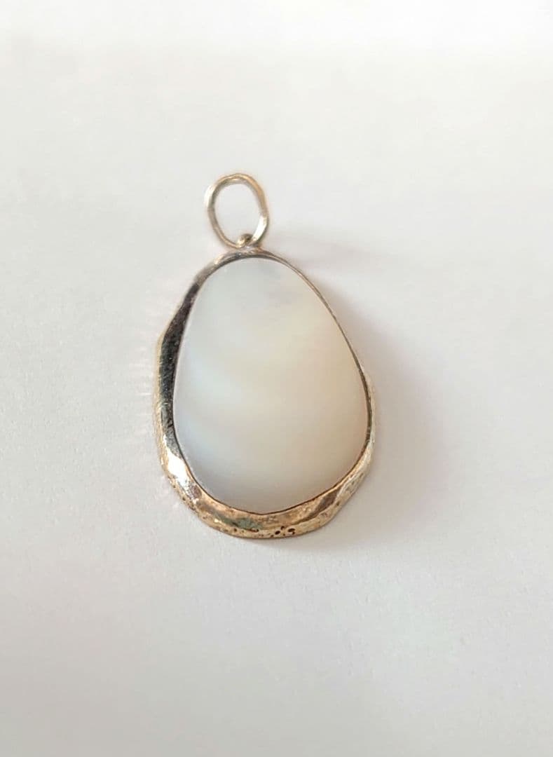 agete 白蝶貝 ゴールド チャーム