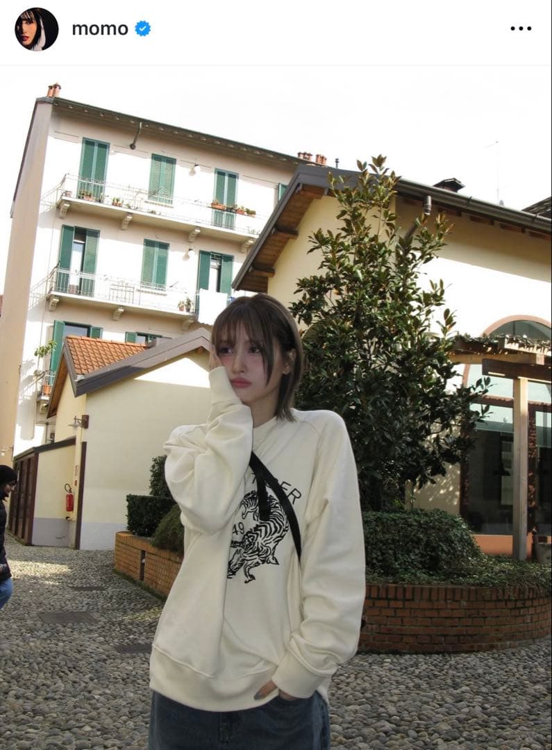 TWICE モモ着用 Onitsuka Tiger スウェット トレーナー