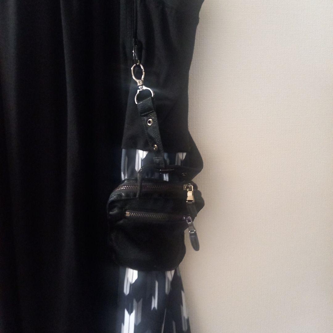 ドラゴンプリントのカジュアルサロペット