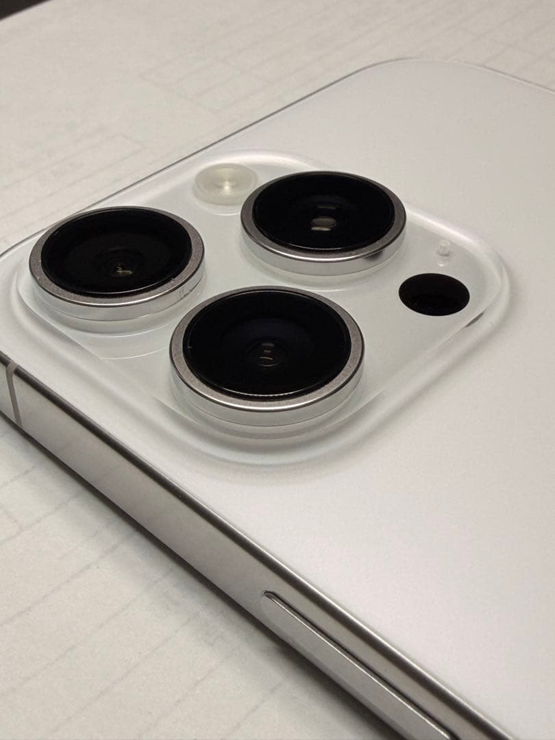 Apple iPhone 16 Pro Max 256GB ホワイトチタニウム