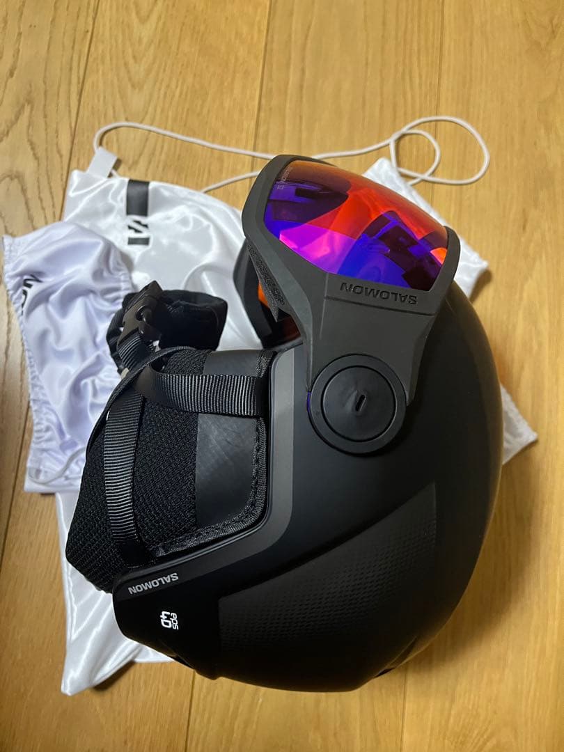 サロモン　スキースノボーヘルメット