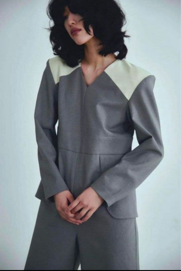 サロペット・オーバーオール・オールインワン MEER. V NECK JUMP SUIT